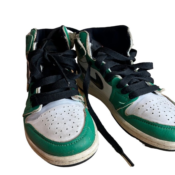 Jordan Shoes Kids Jordan 1 Retro High Lucky Green - Picture 4 of 7